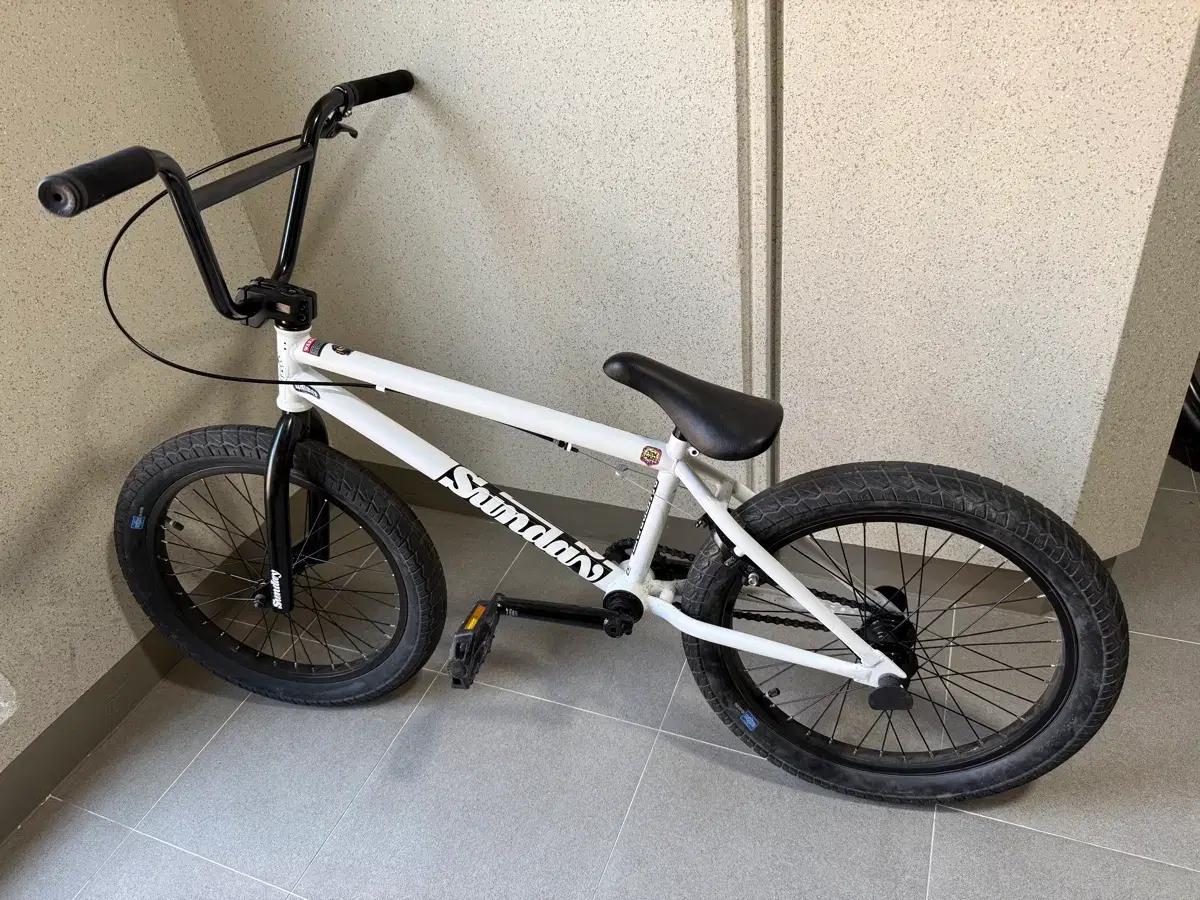 BMX 선데이 블루프린트 20.5인치 유광화이트 판매합니다. SUNDAY