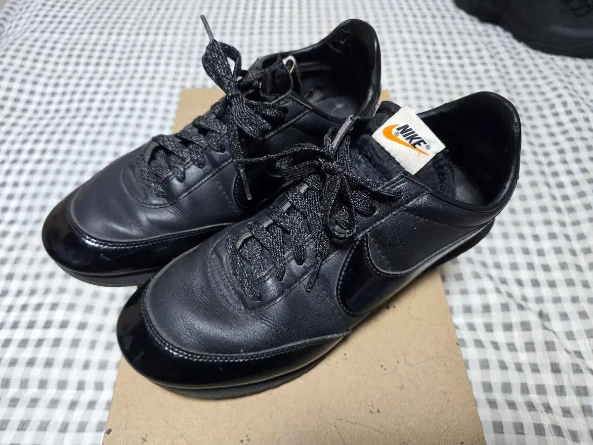 cdg x 나이키 나이트 트랙 260