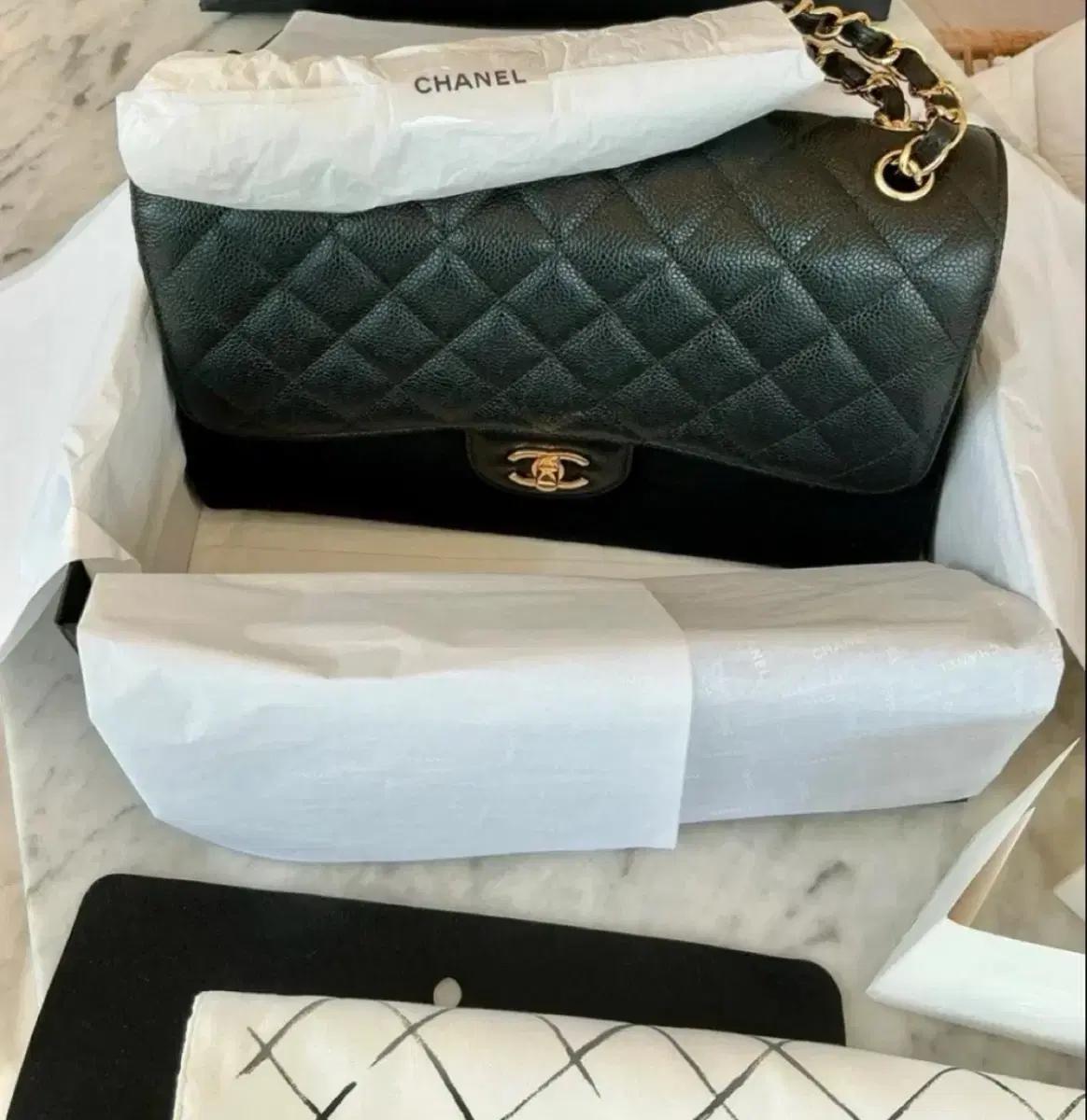 CHANEL  샤넬 클래식 라지 플랩 백 그레인드 카프스킨 / 골드 메