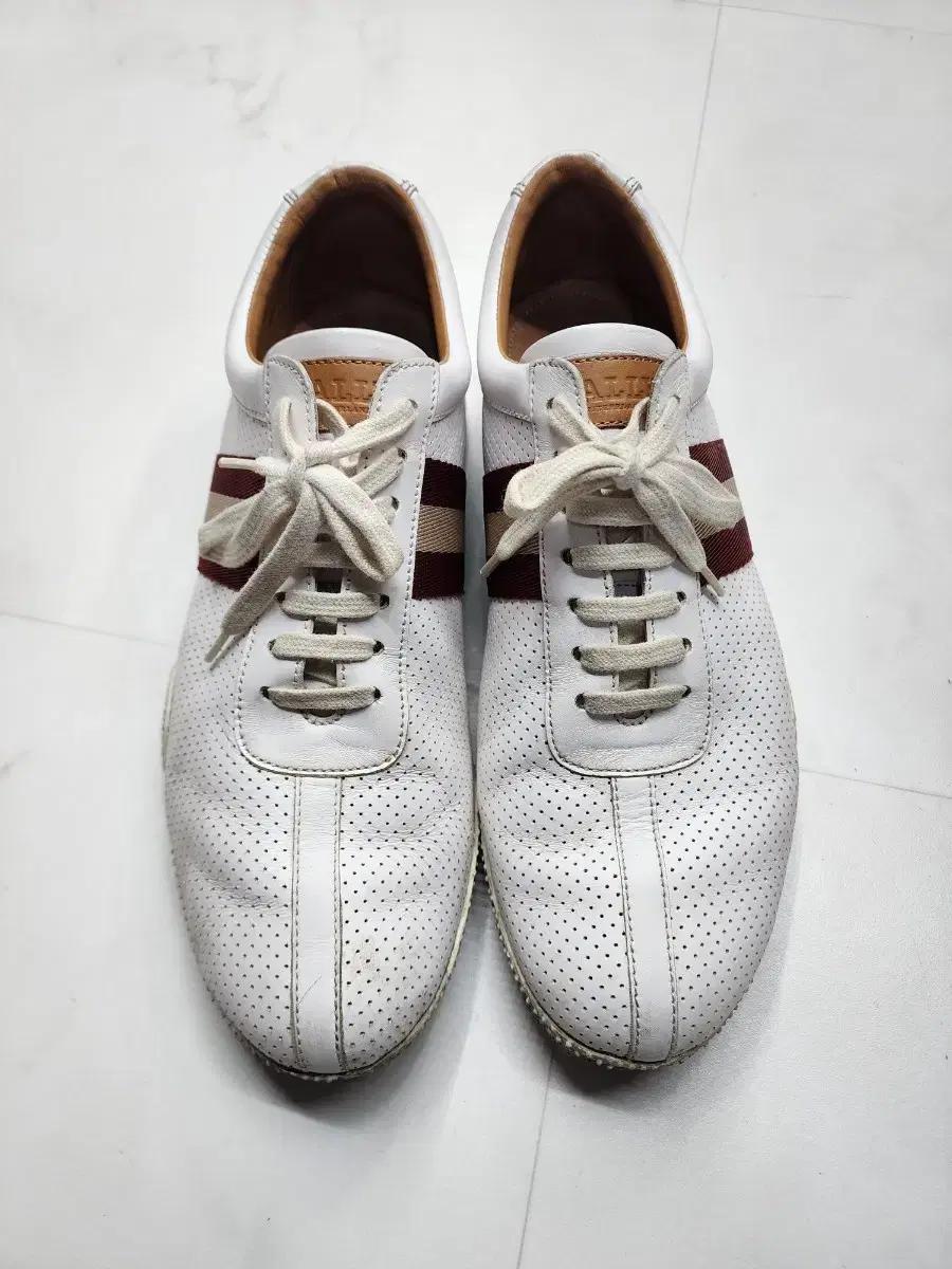 발리 BALLY 화이트 펀칭 가죽 스니커즈 265