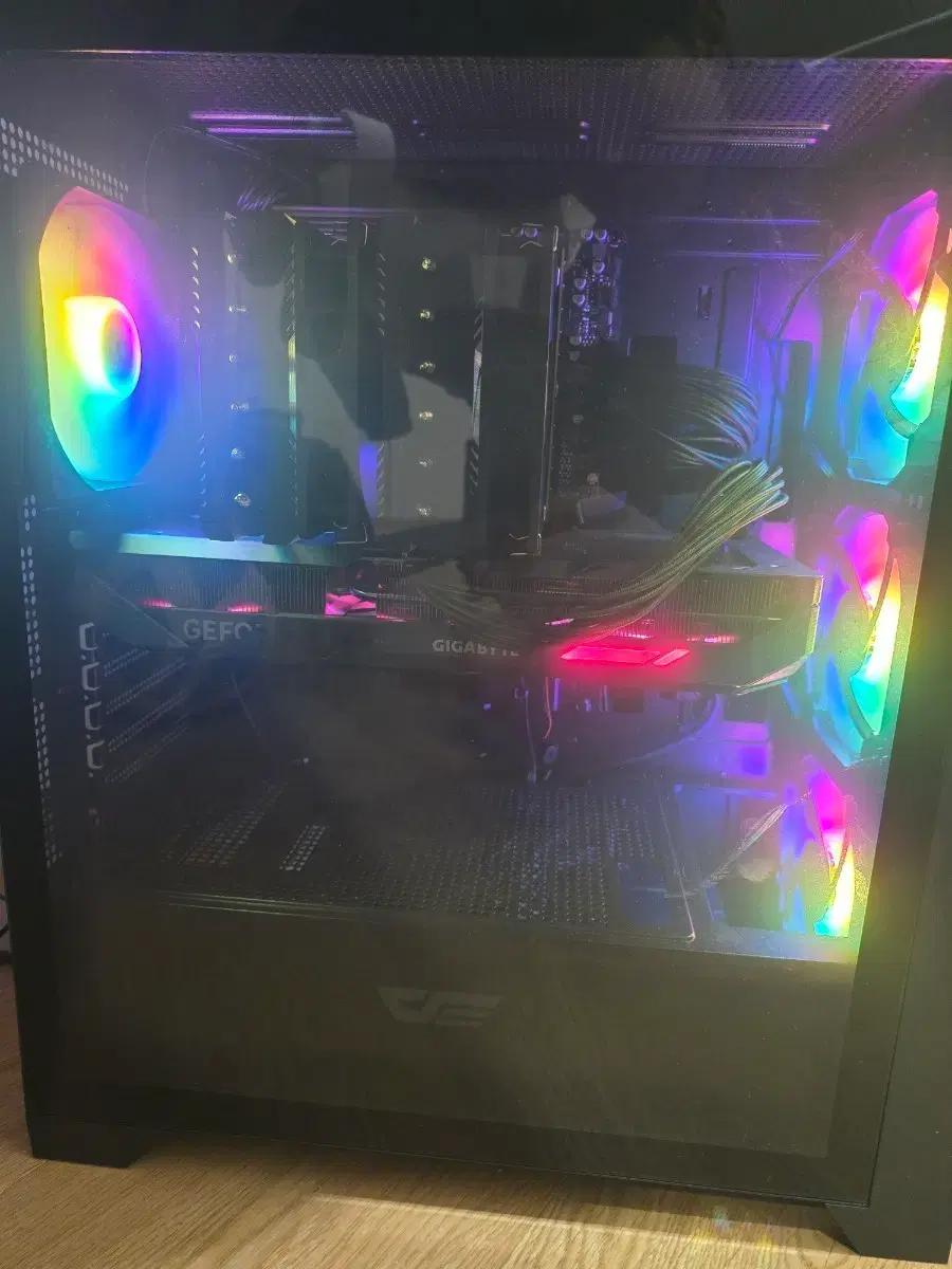 라이젠 7800x3d RTX 5070 게이밍 컴퓨터 본체 팝니다