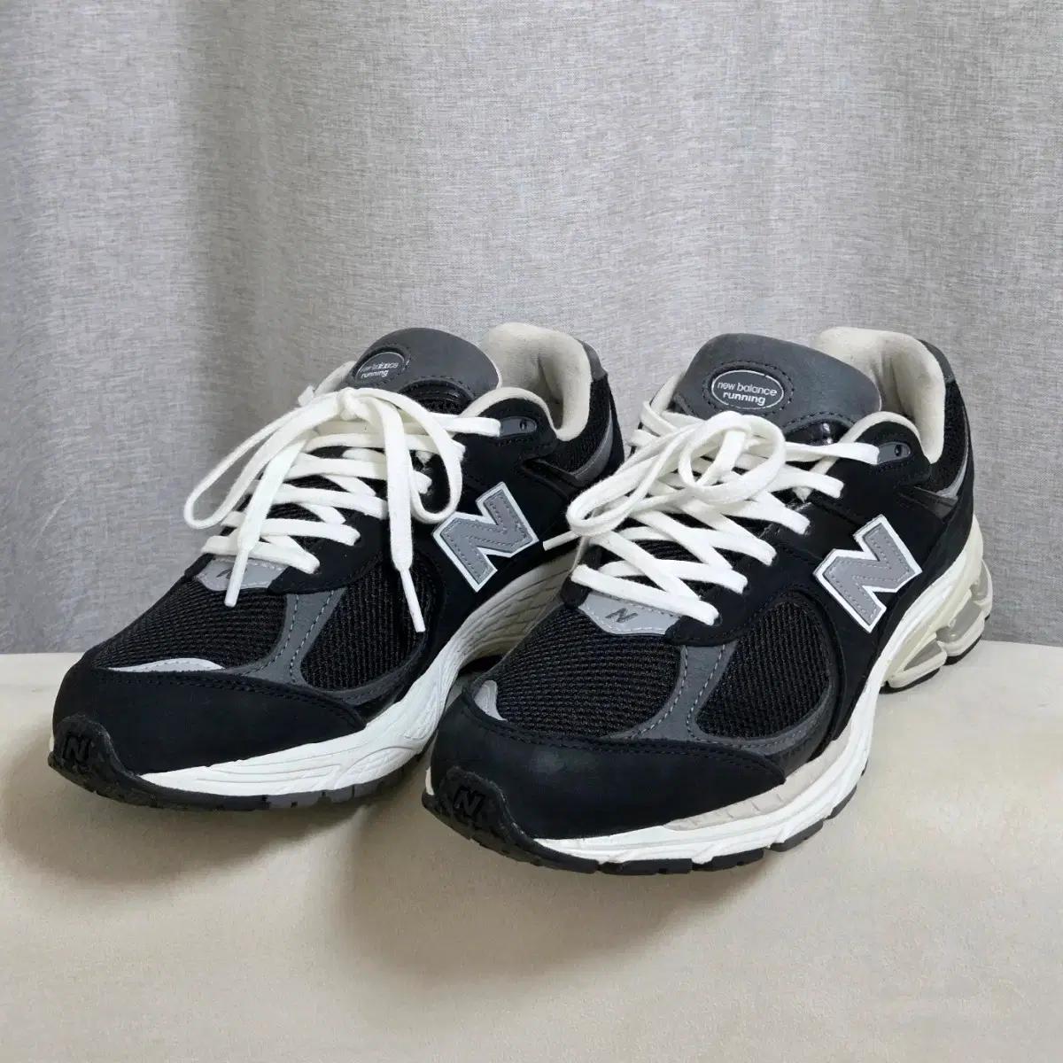 [260] 뉴발란스 2002R 프리미엄 빈티지 블랙