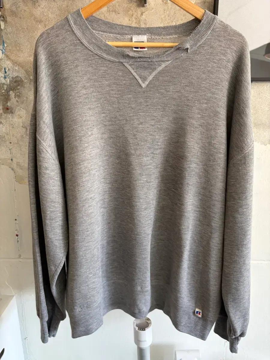 90s Distressed Russell plane sweat