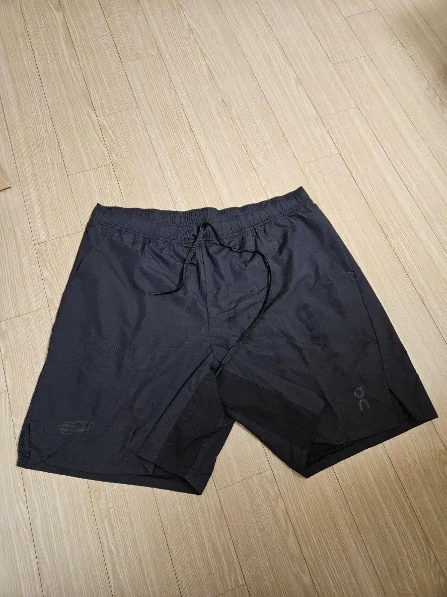 온러닝x빔즈 콜라보 숏팬츠