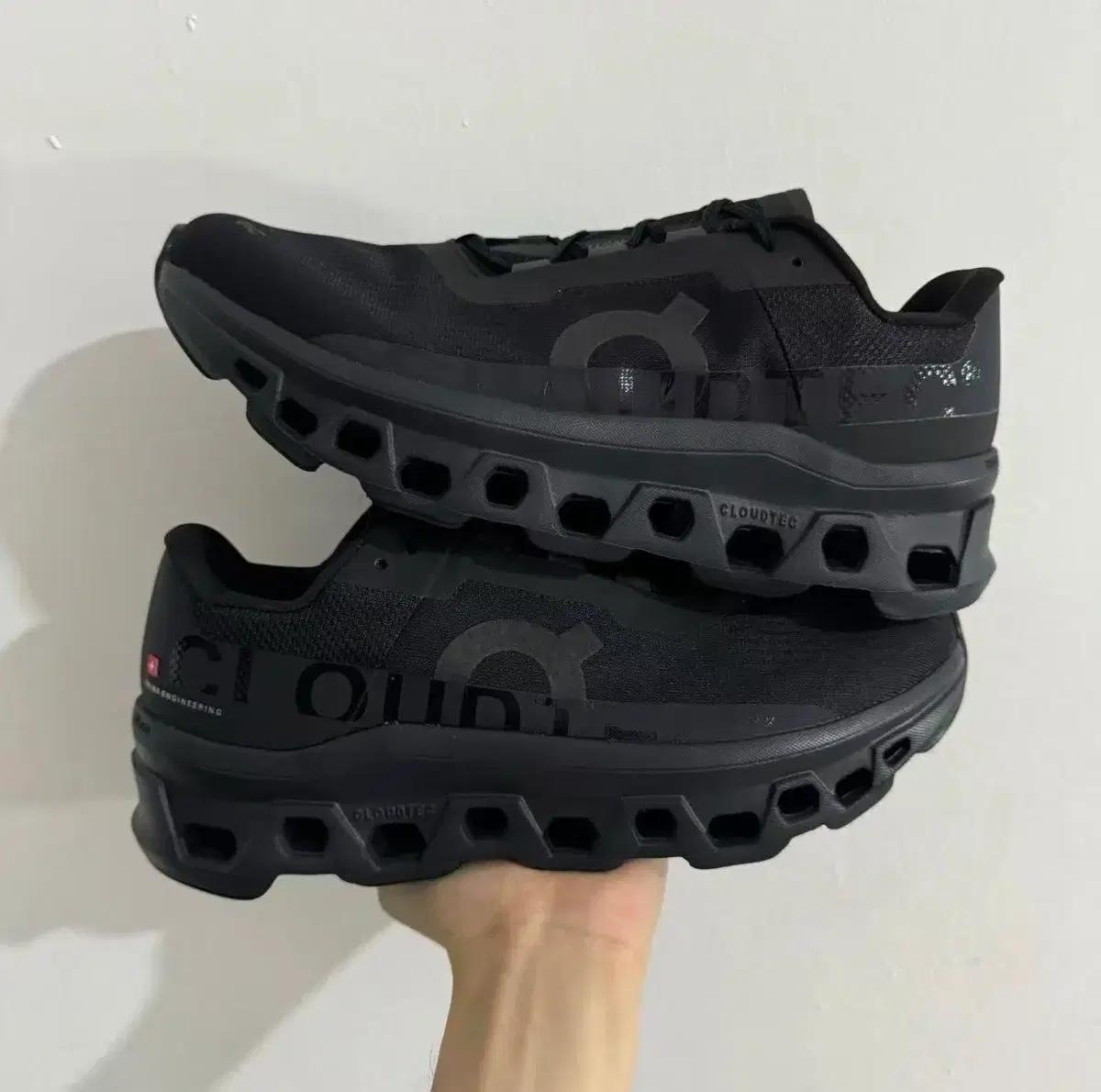 온 러닝 클라우드몬스터 올 블랙 275mm