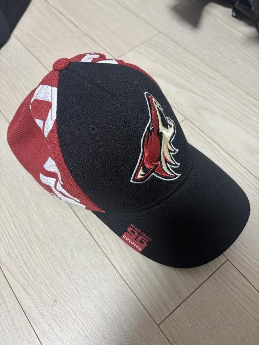 19시즌 리복 ARIZONA COYOTES BLACK 47 MVP 볼캡