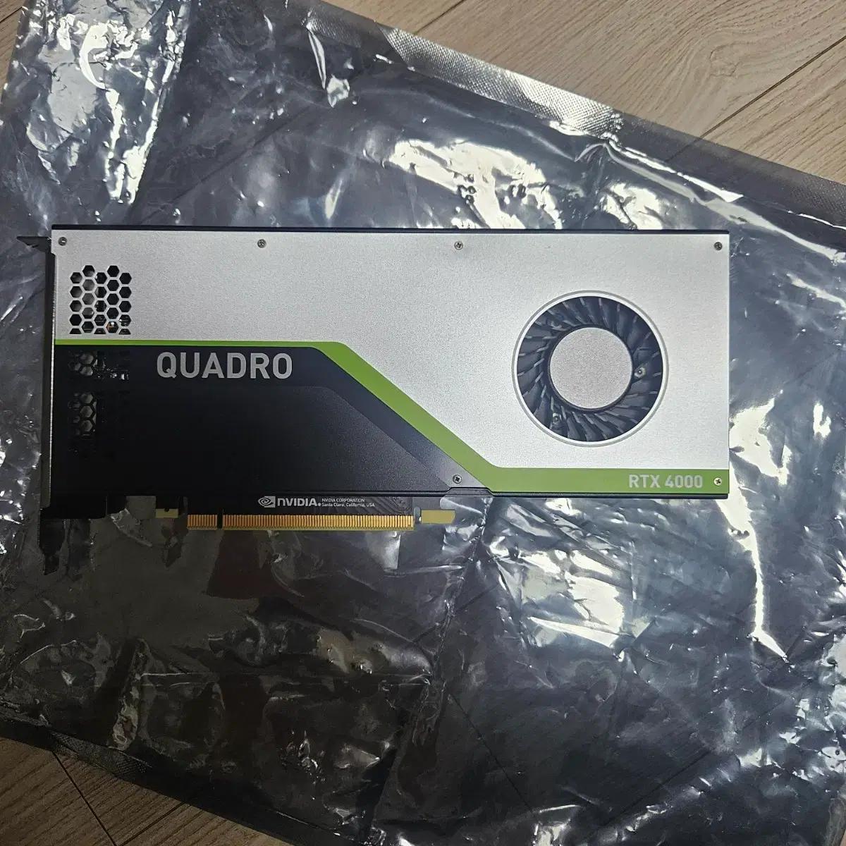쿼드로 NVIDIA Quadro RTX 4000 8GB 그래픽카드 팝니다