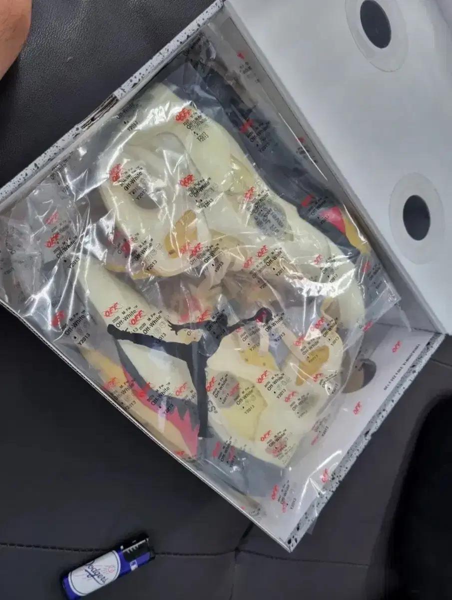 오프화이트 조던 5 260