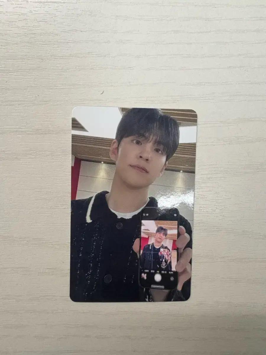 데이식스 원필 거울셀카 포카 포에버