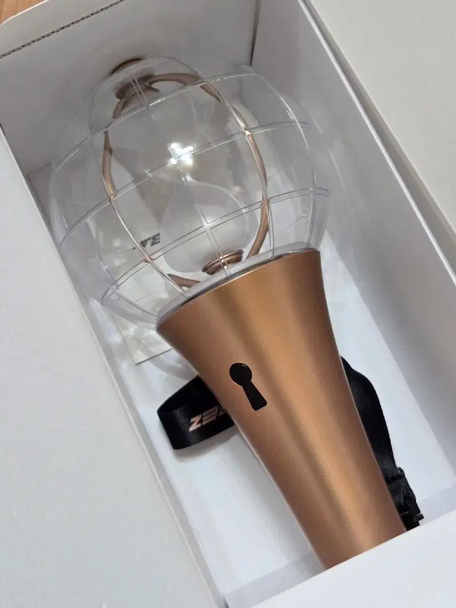 에이티즈 응원봉 라이티니 2 (포카 포함)