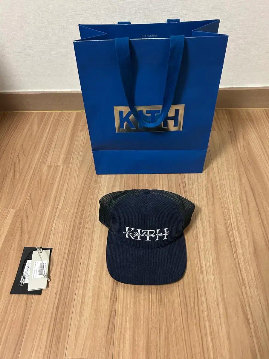 KITH(키쓰) 코듀로이 트러커 캡 판매합니다.
