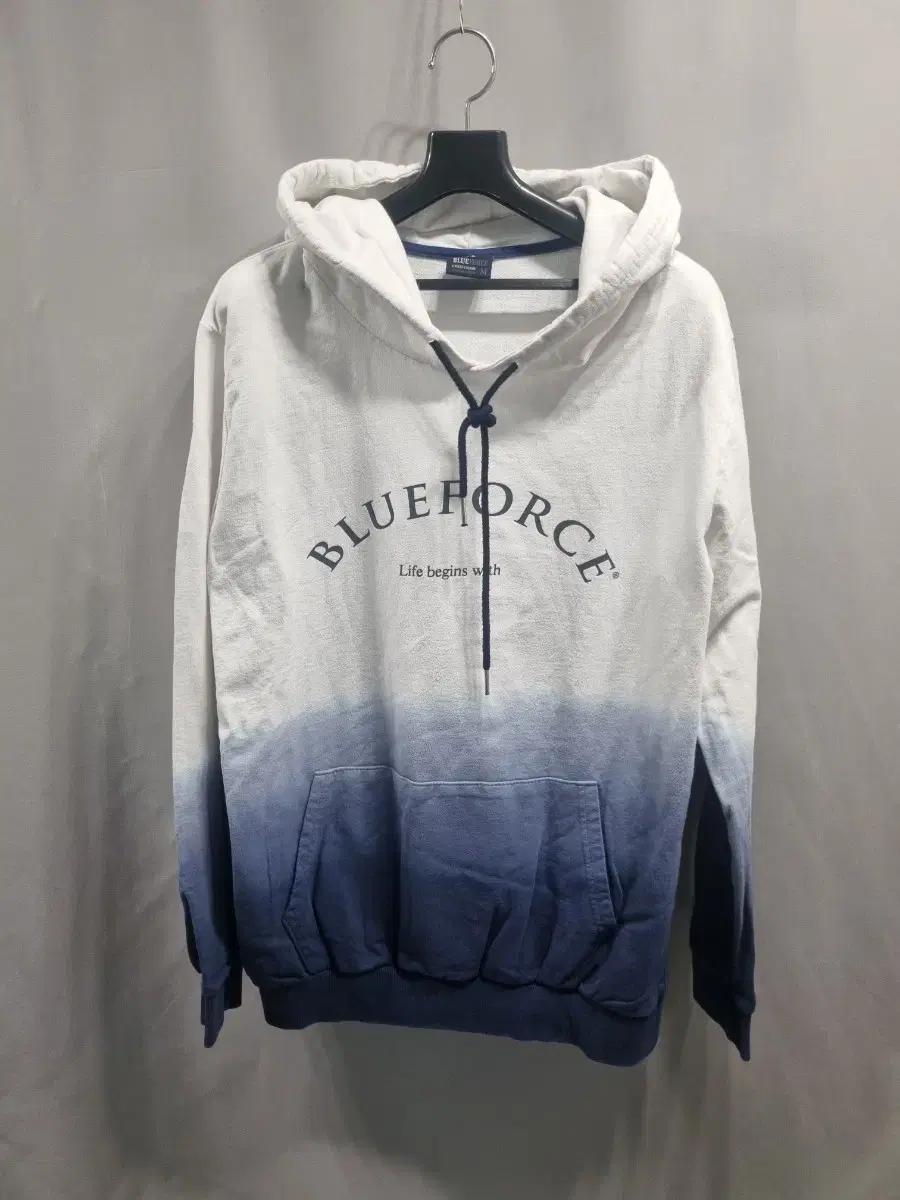 BLUEFORCE 흰색/블루 그라데이션 후드티