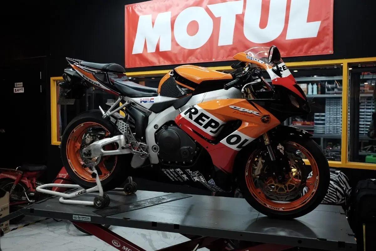 SC57 후기형 CBR1000RR 렙솔 에디션