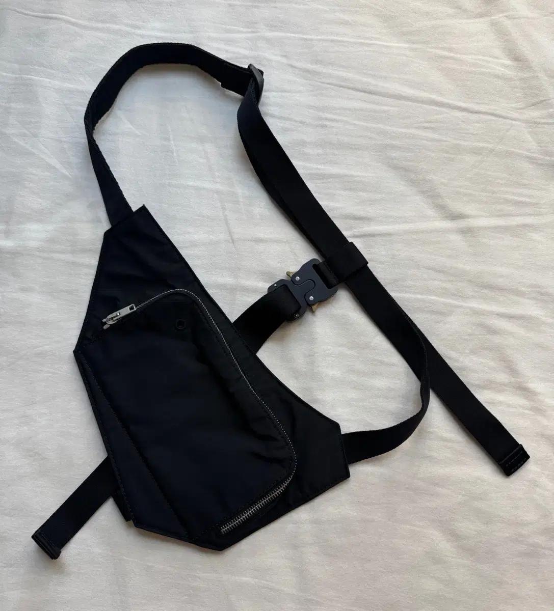 알릭스 체스트 릭백  1017 ALYX 9SM Chest rig bag