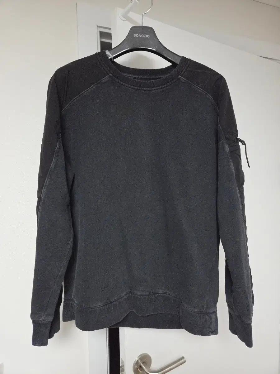 C.P COMPANY CP컴퍼니 ma-1 워싱 맨투맨 차콜 105