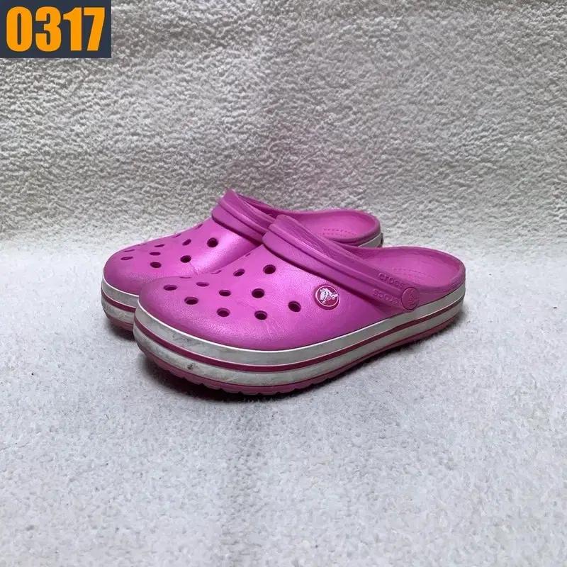 230 CROCS 크록스 핑크 슬리퍼
