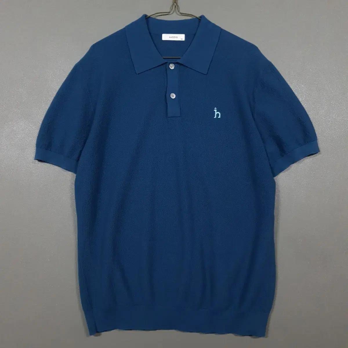 XL (105) 헤지스 신형 24ss 블루 단색 면 혼방 반팔 카라 니트