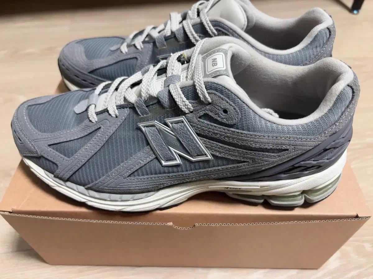 New balance 1906r