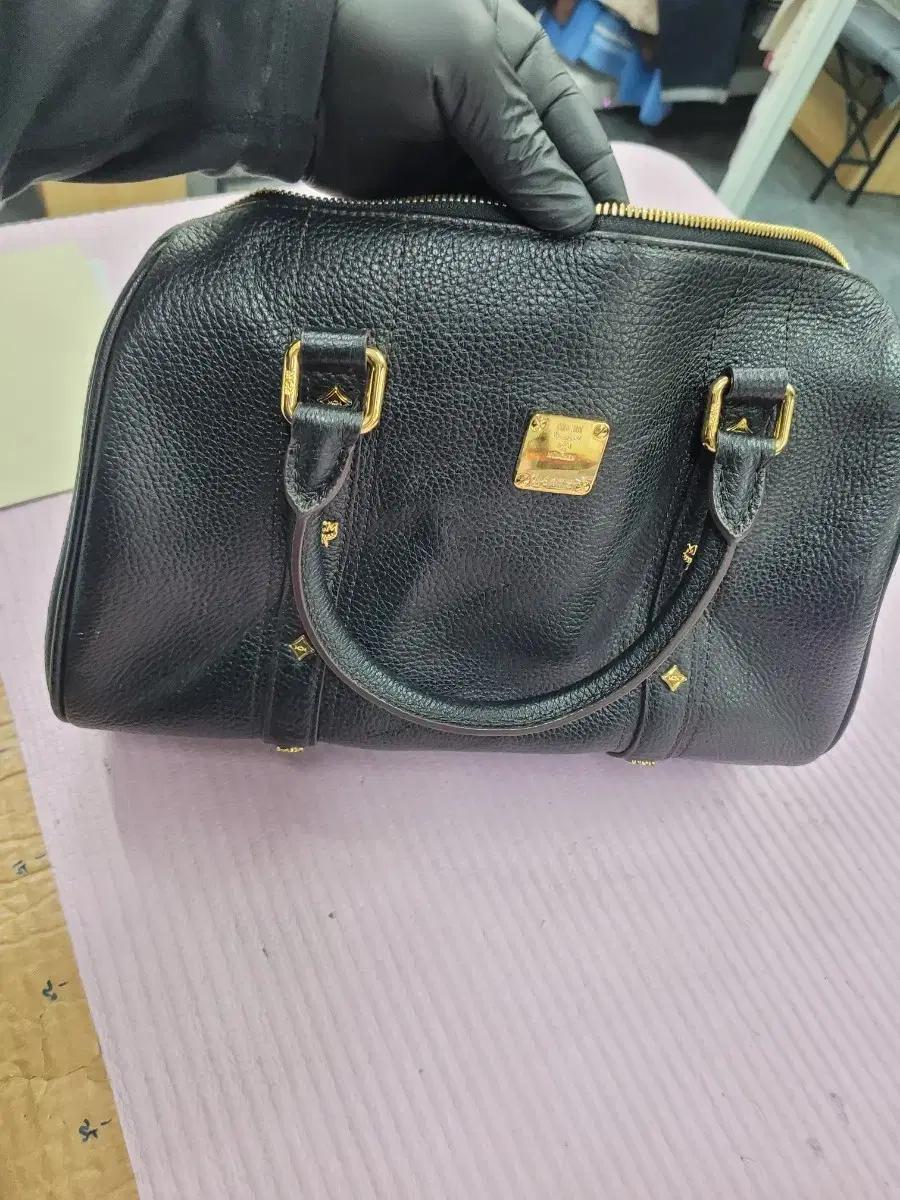 고리깨징MCM 블랙 가죽 보스턴백 토트백
