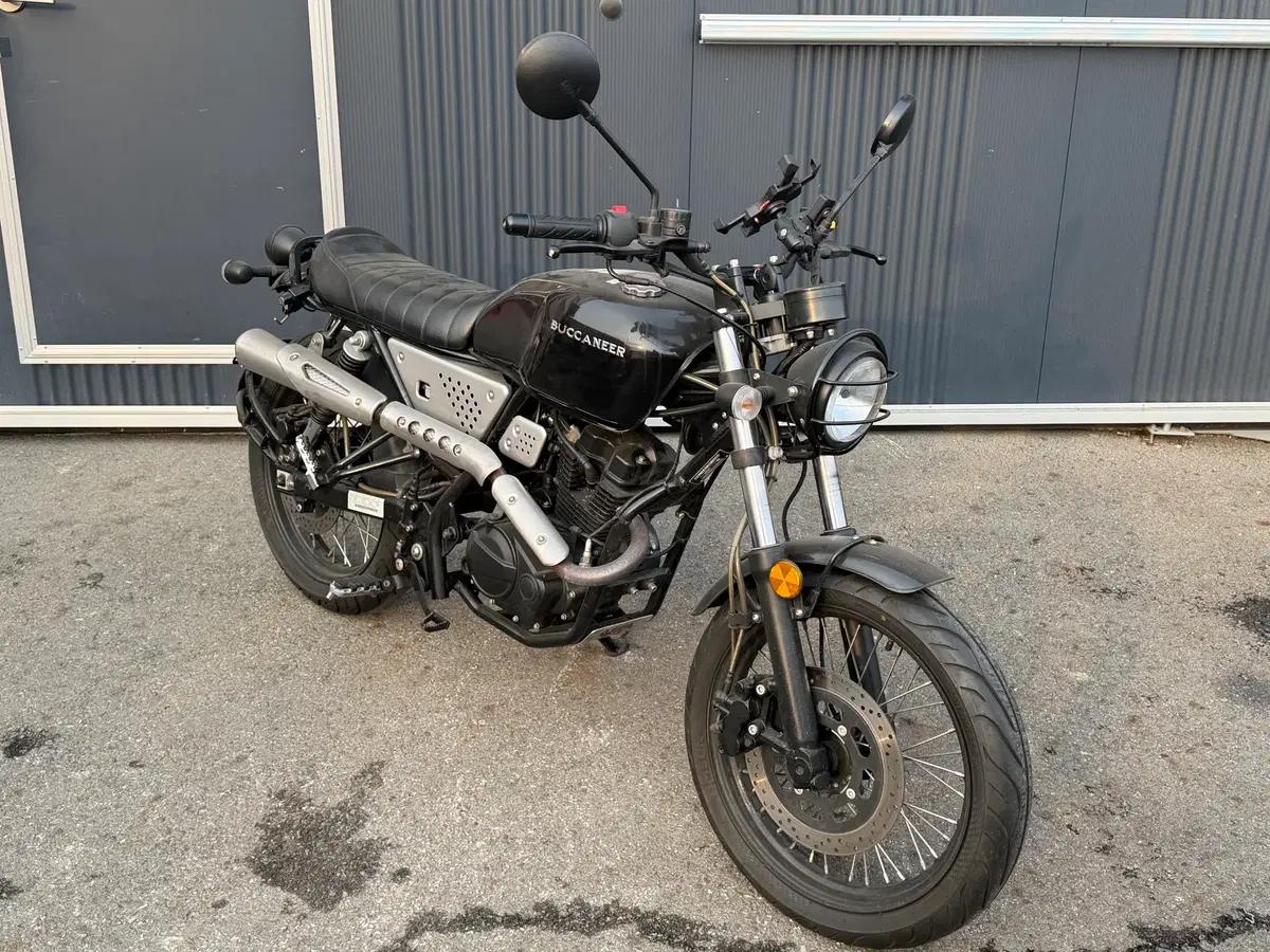 부캐너125 / 21년식 6700km 컨디션최상급 차량 판매하여봅니다!