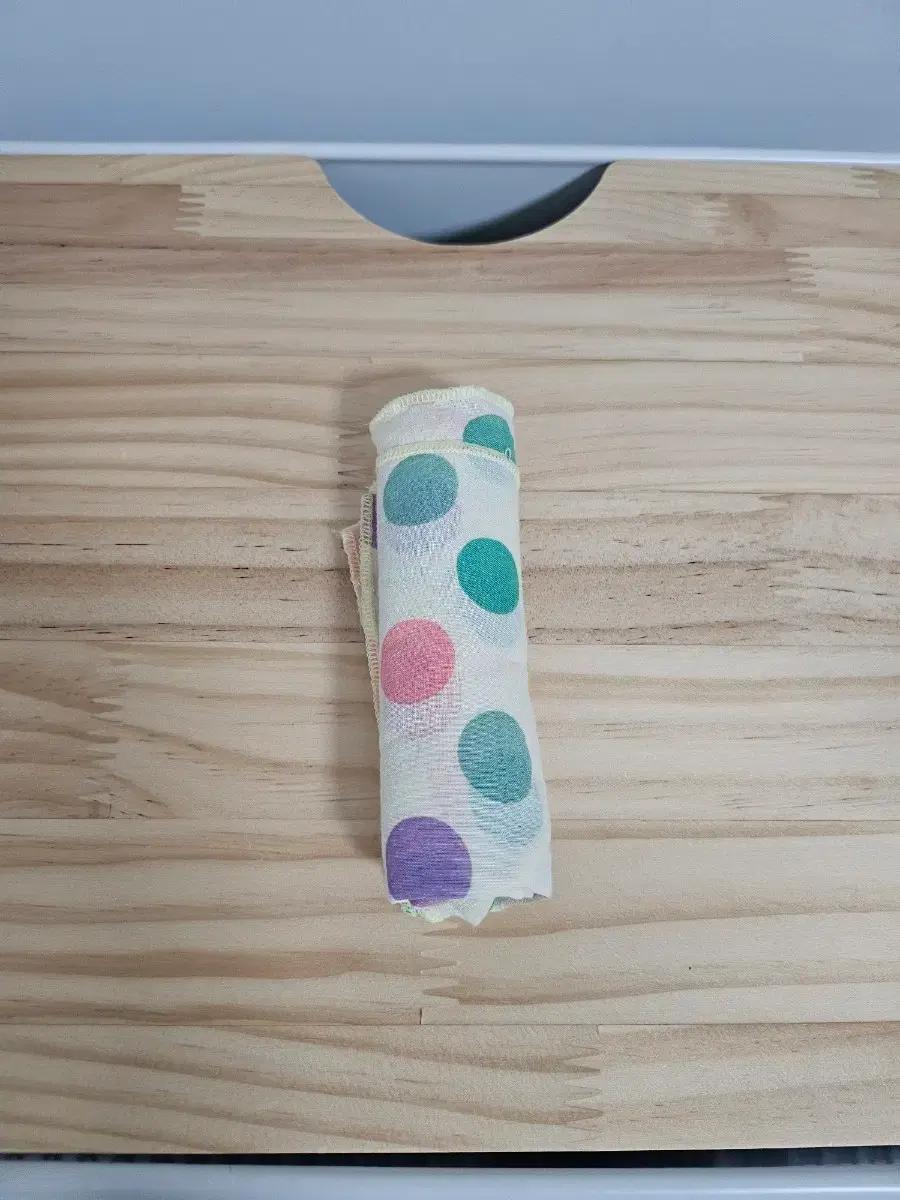 파스텔 도트무늬 스카프빕