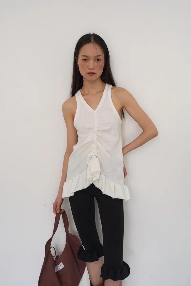 아우어솔티 Easy Layered Sleeveless 슬리브리스