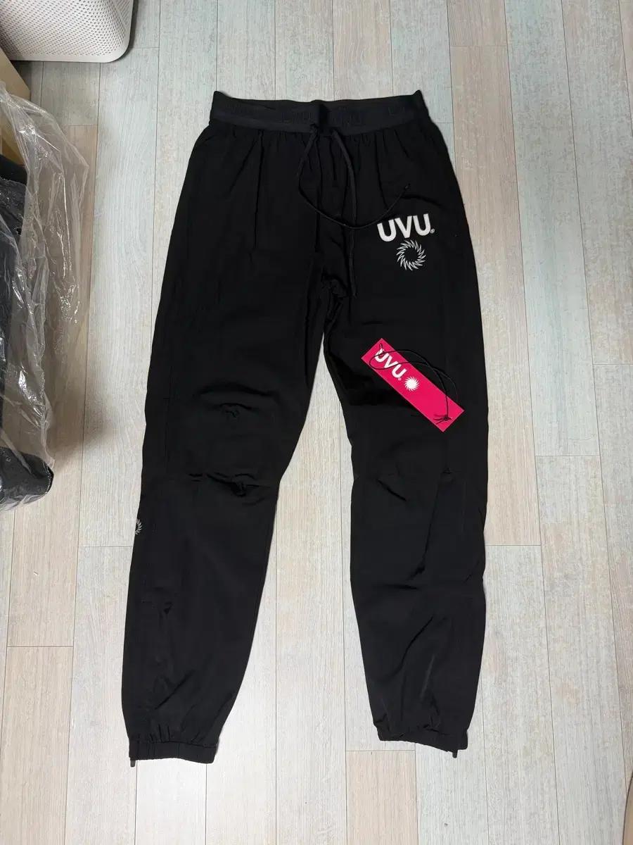 UVU트랙 팬츠 판매합니다 엠