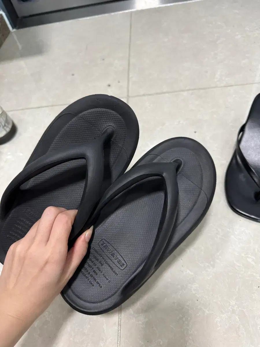 토앤토 제로비티 블랙 쪼리 슬리퍼