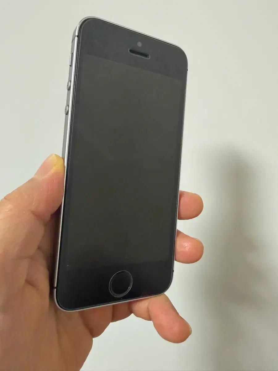 A27. 아이폰se1 32GB