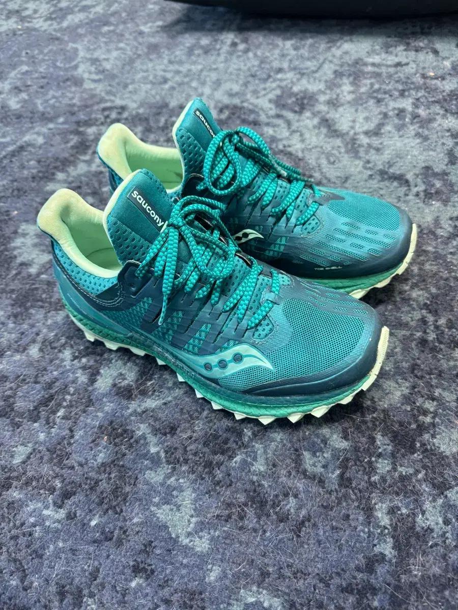 Saucony Xodus 트레일 러닝화 청록색
