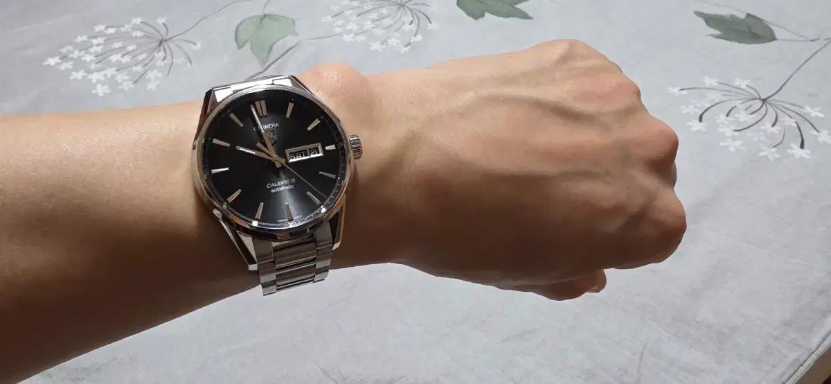 태그호이어 까레라 칼리버5 데이데이트 41mm WAR201A-1