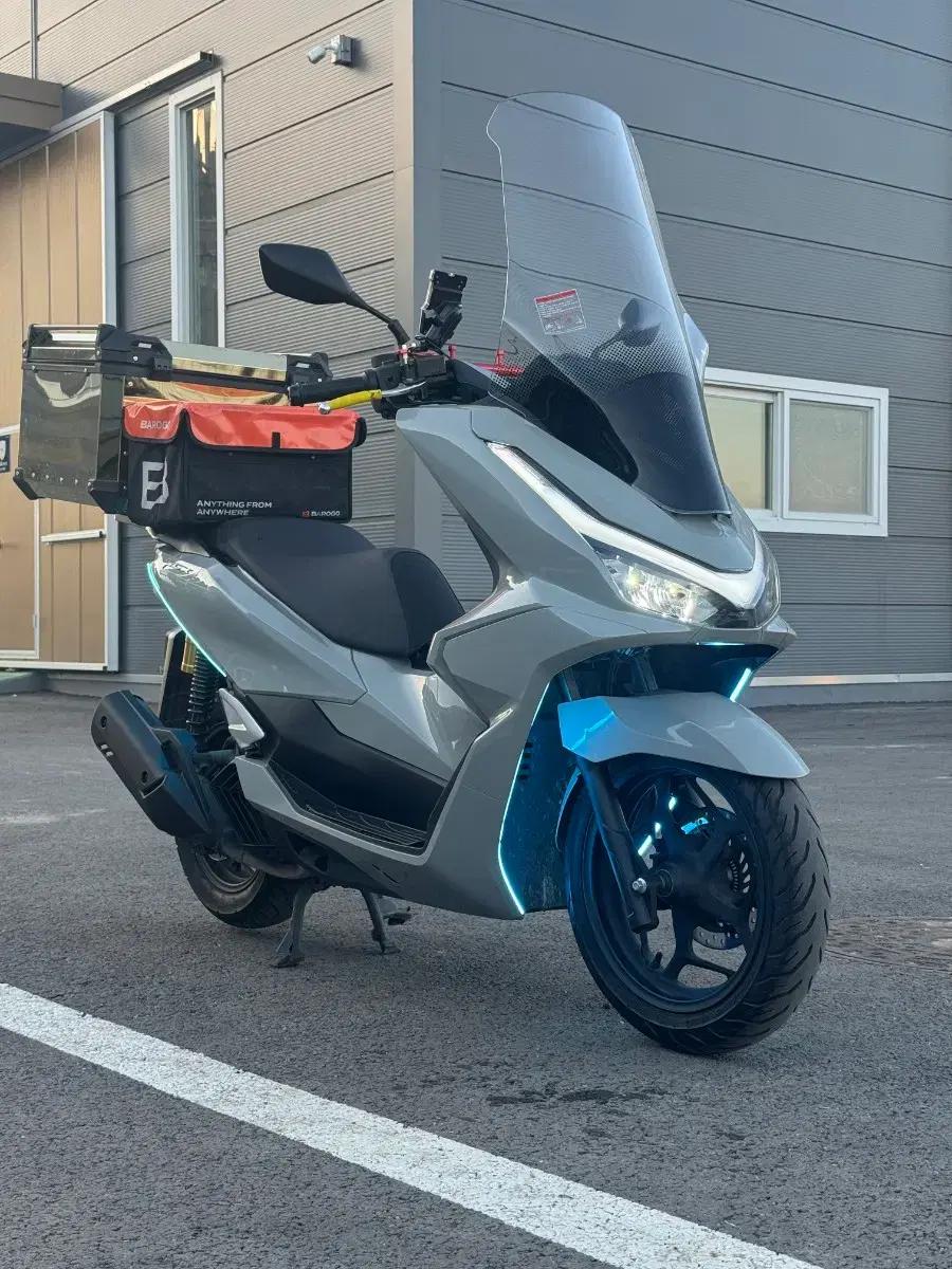 풀셋팅 아이콘그레이 25년식 혼다 pcx125 3만km 판매합니다.