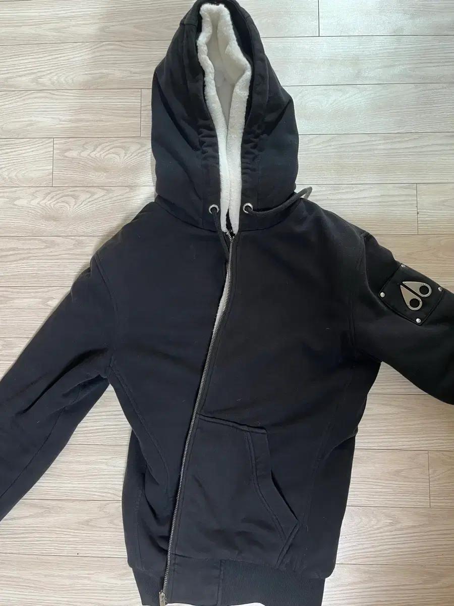 Moose knuckles 무스너클 버니스웨터 S 사이즈 판매합니다