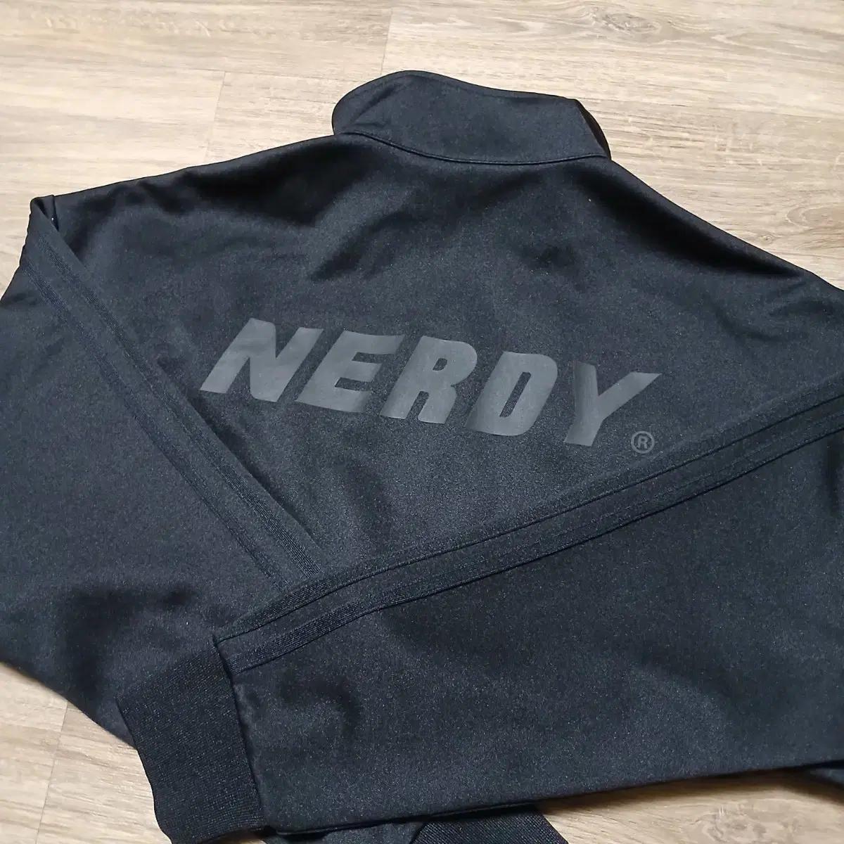 nerdy 널디 트랙탑 져지 오버핏 자켓 105 xl
