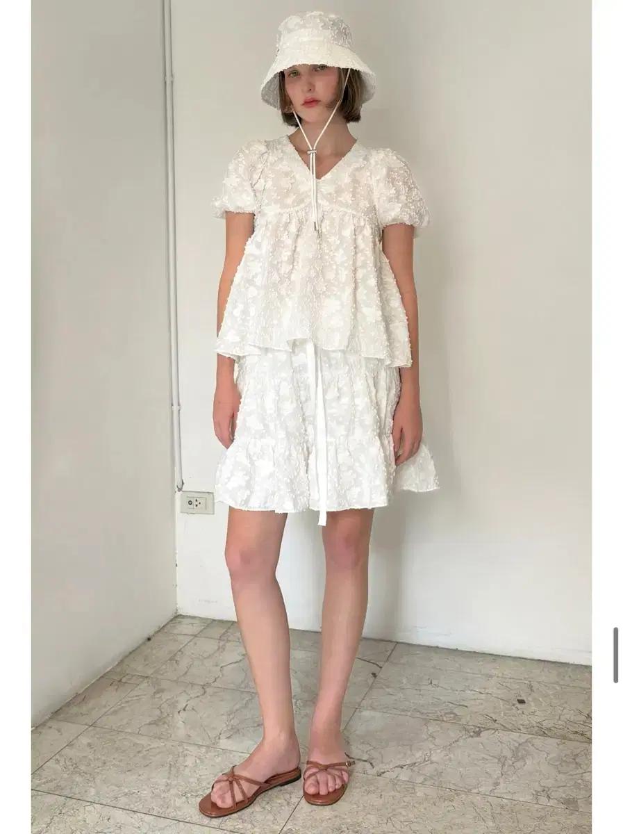 [시눈] Jacquard Ribbon Blouse (White)