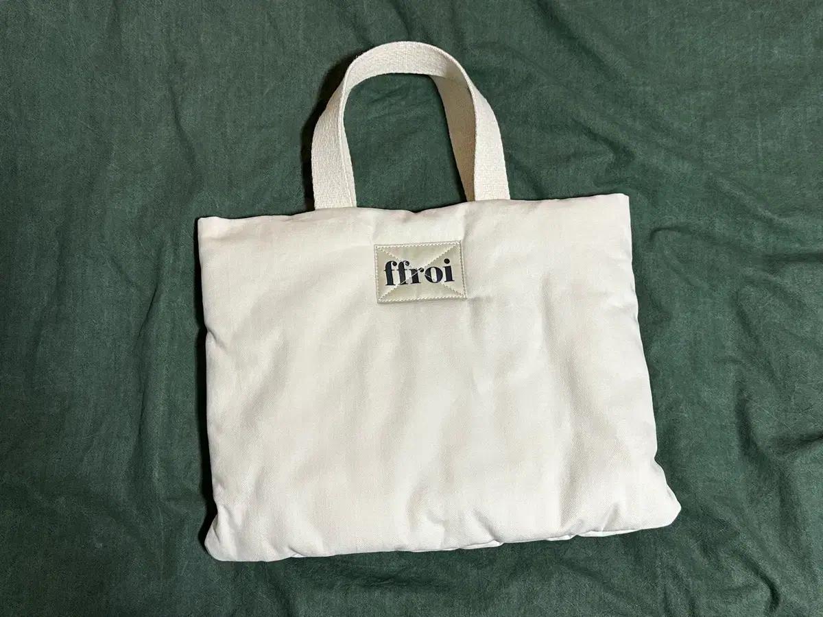 프루아 laptop eco 랩탑 에코 S사이즈 베이지