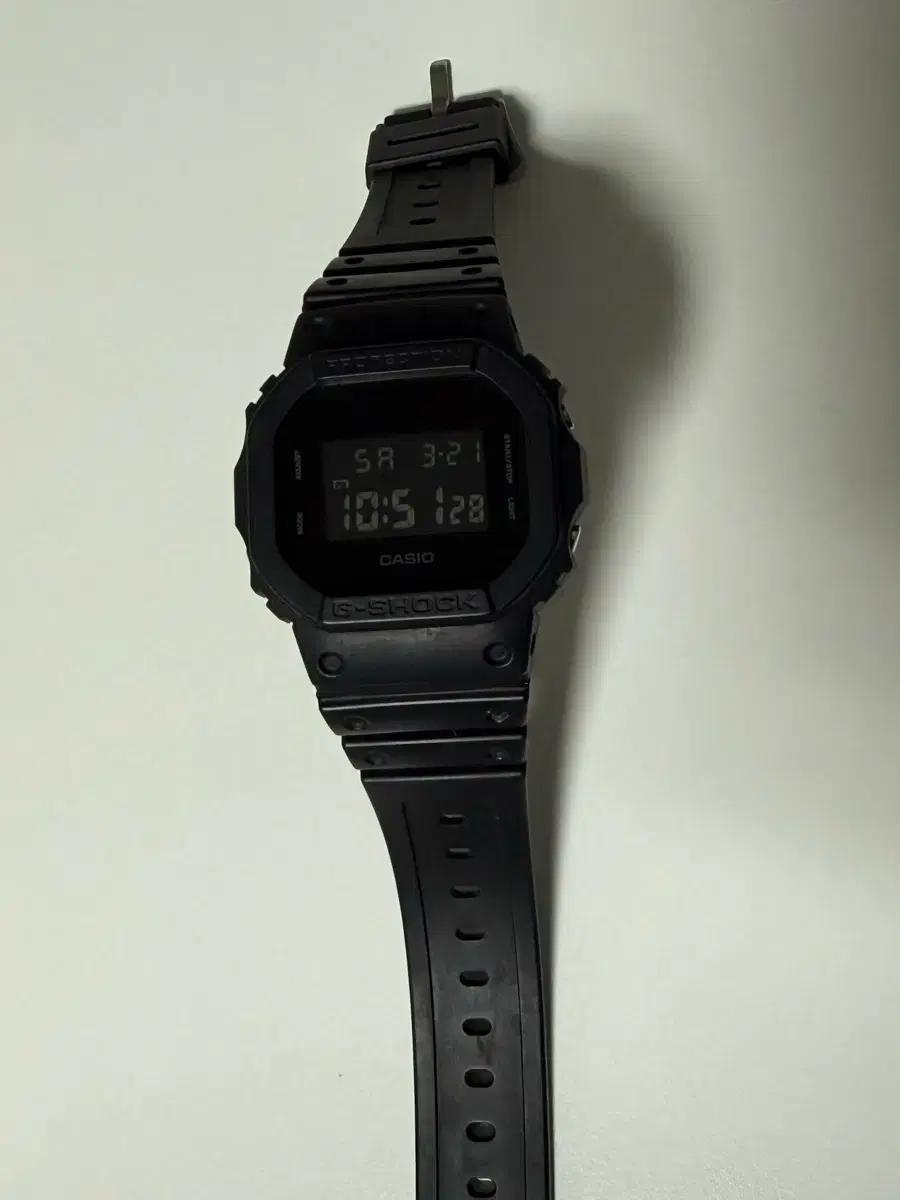 카시오 지샥 DW-5500BB-1