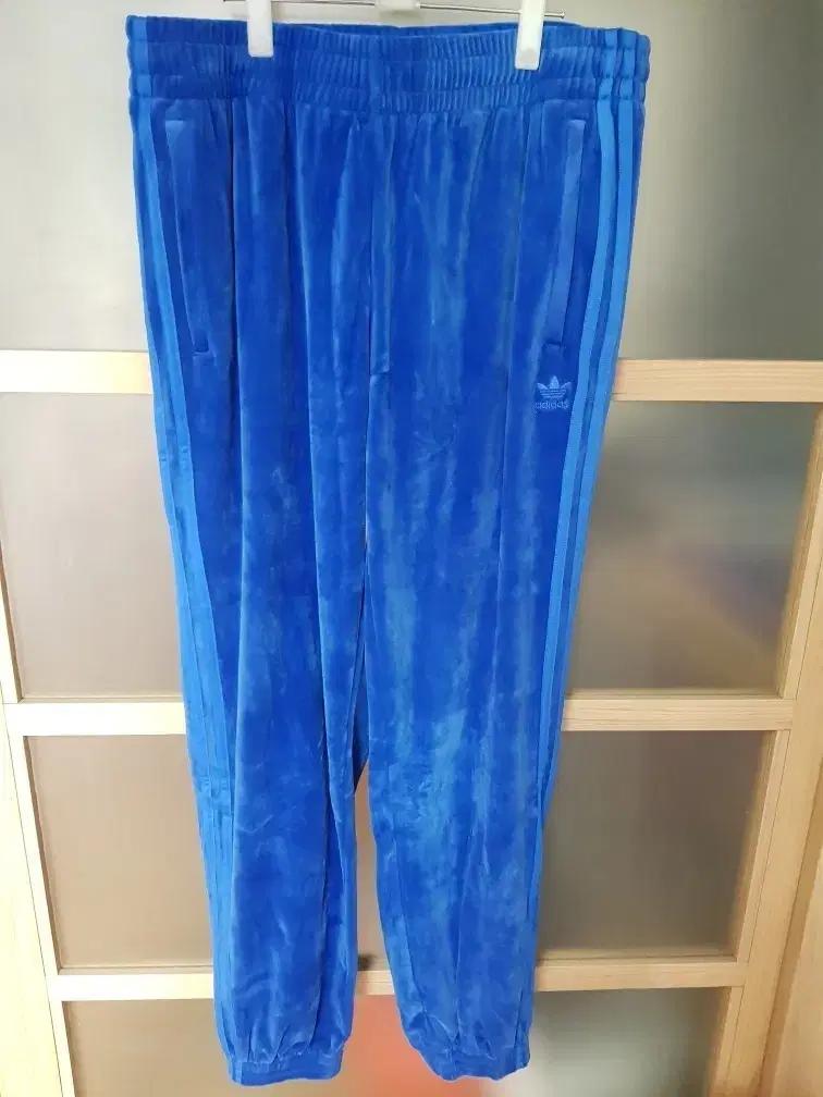 아디다스 4XL 긴바지 팝니다