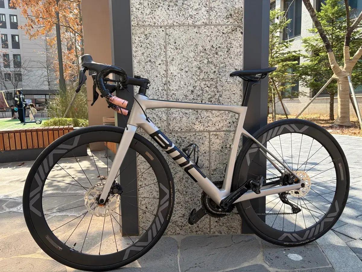 BMC 팀머신 SLR FIVE 시마노 105 Di2 카본 12단 로드 자