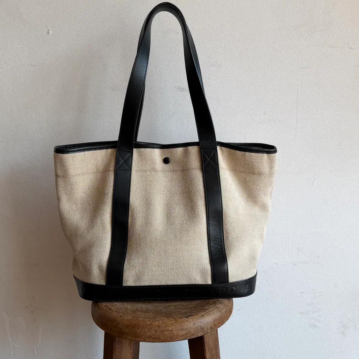 A.P.C 아페쎄 헬렌 캔버스 토트백
