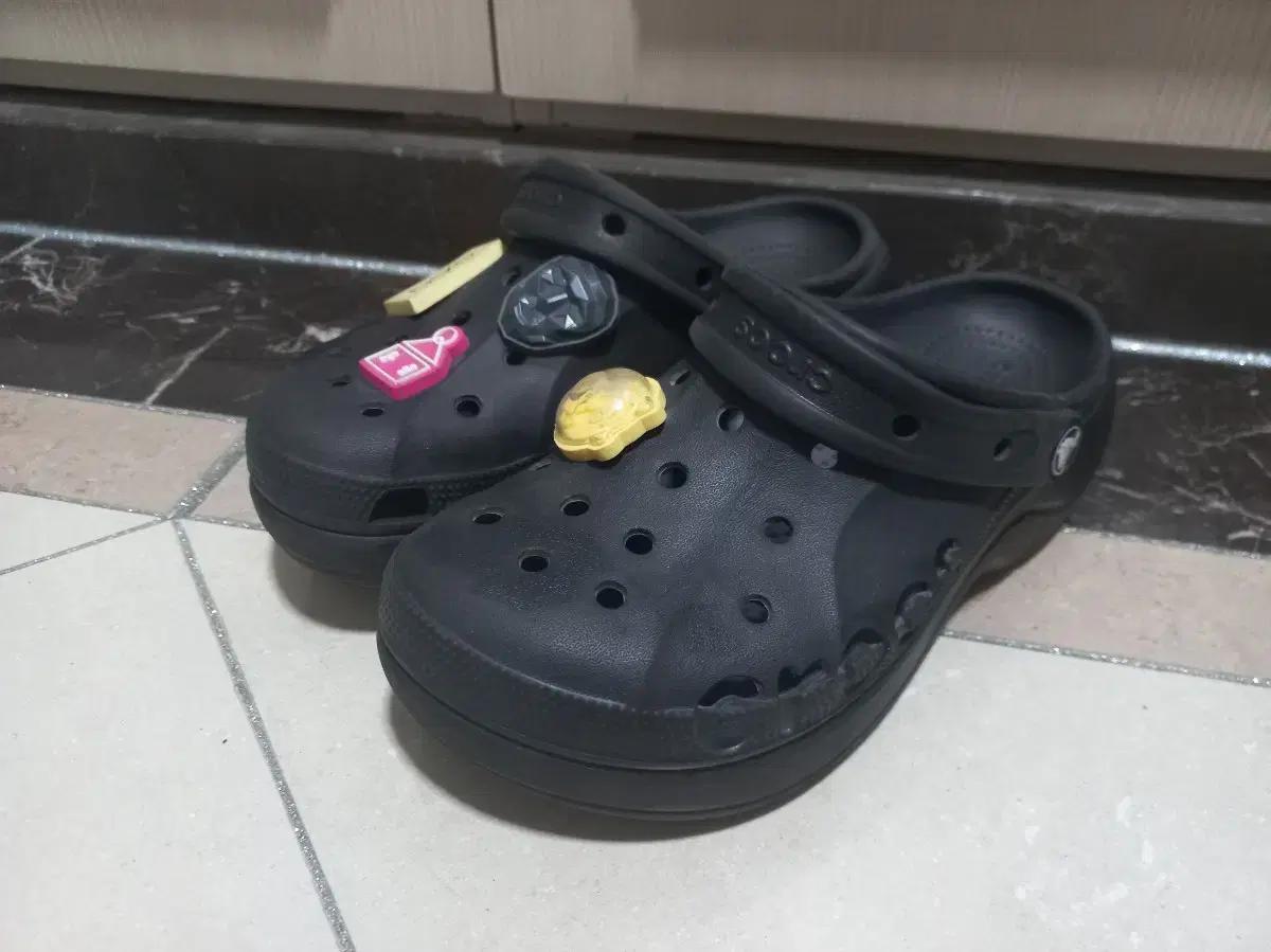 크록스(230)