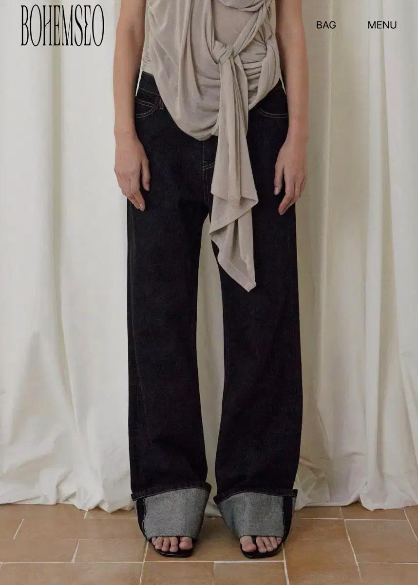 보헤미안 서울 EMBROIDERY LOGO ROLL-UP DENIM