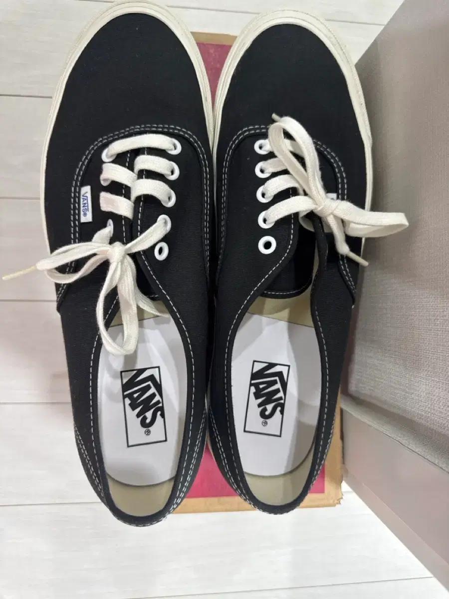 [새상품] 한정판 반스 vans  어센틱 44D 베니티 블랙
