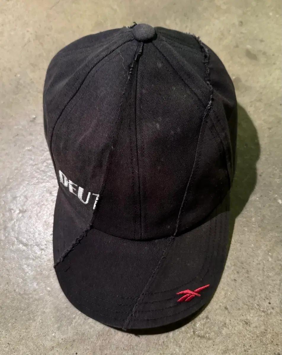베트멍 X 리복 리워크 모자 Vetements Reebok