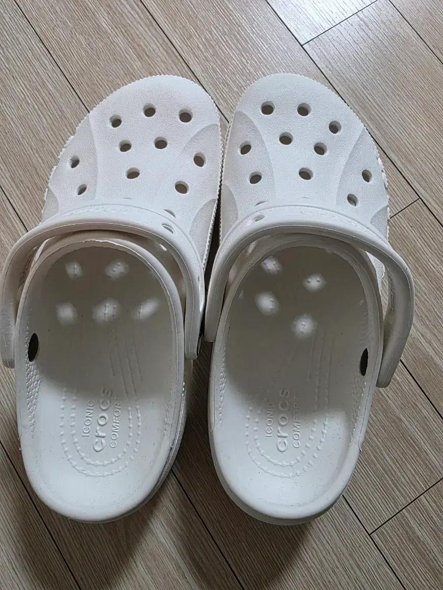 크록스 바야 플랫폼 클로그 220
