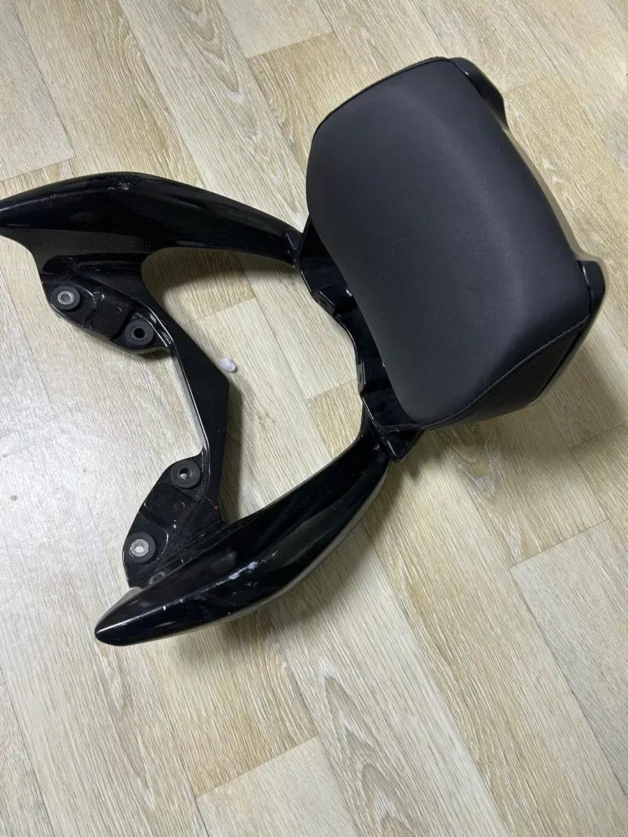 엔맥스 등받이
