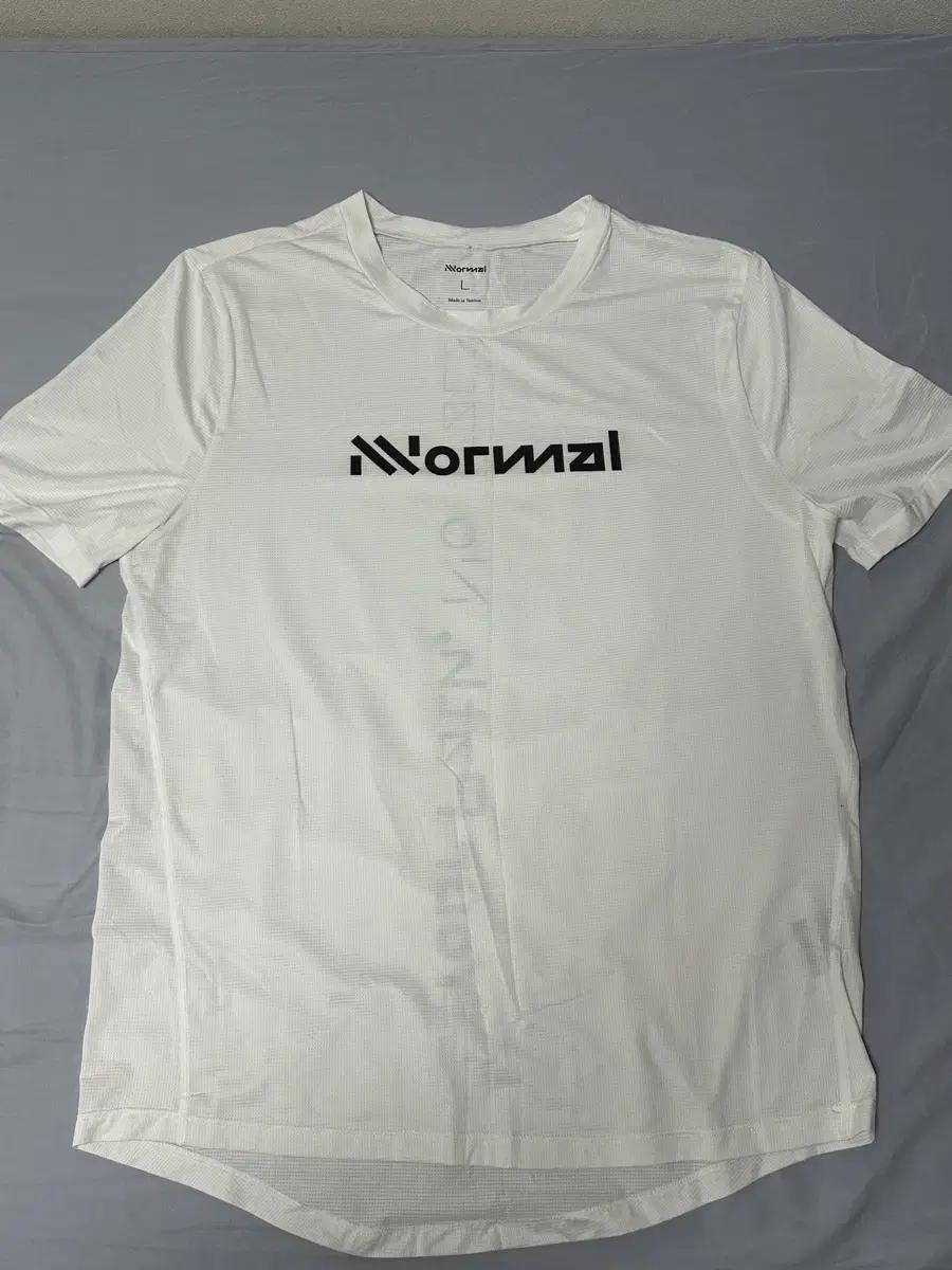S급) Nnormal 흰색 반팔 티셔츠 L사이즈