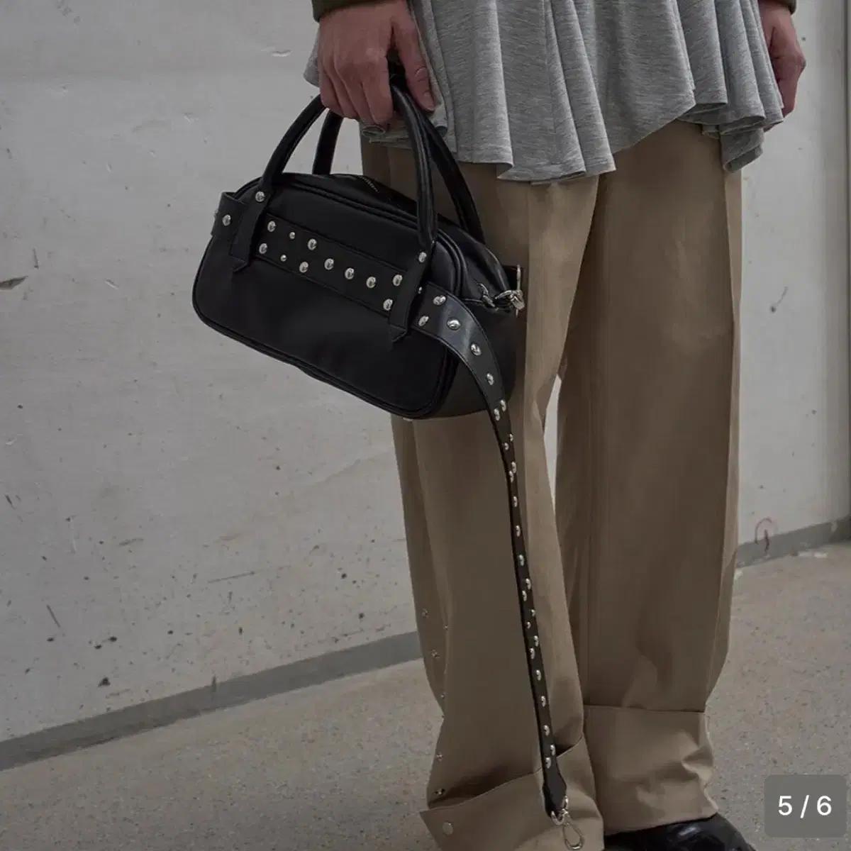 LCDC TM STUD-STRAP BAG (BLACK)