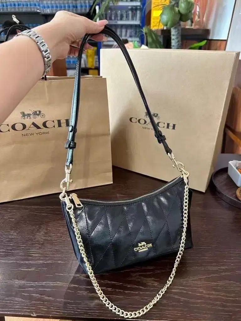 COACH 케이틀린 체인 바게트 크로스 블랙