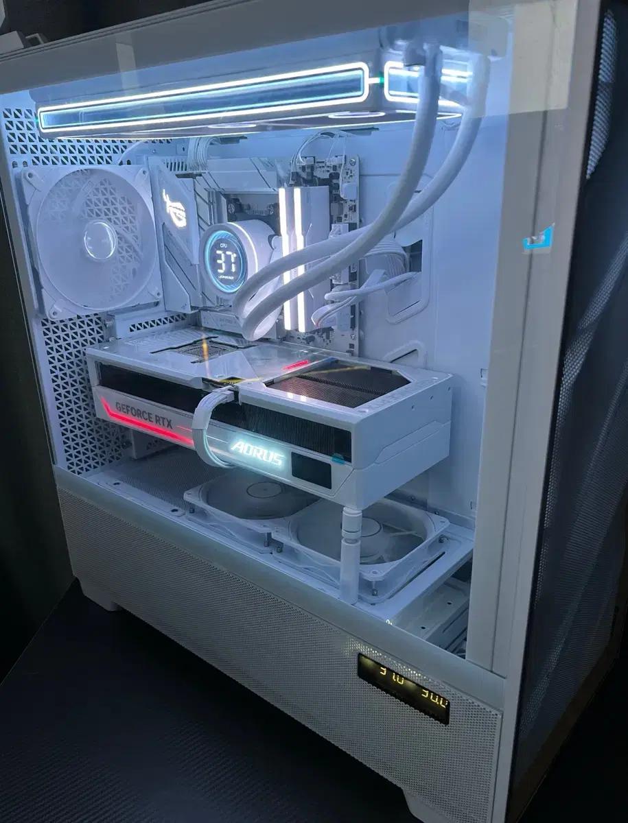 9800x3d RTX5090 어마 ice 1200w 화이트 데스크탑 PC